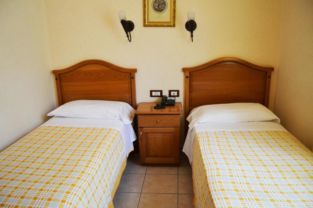 Hotel Ristorante L'Avvenire Gizzeria Kamer foto