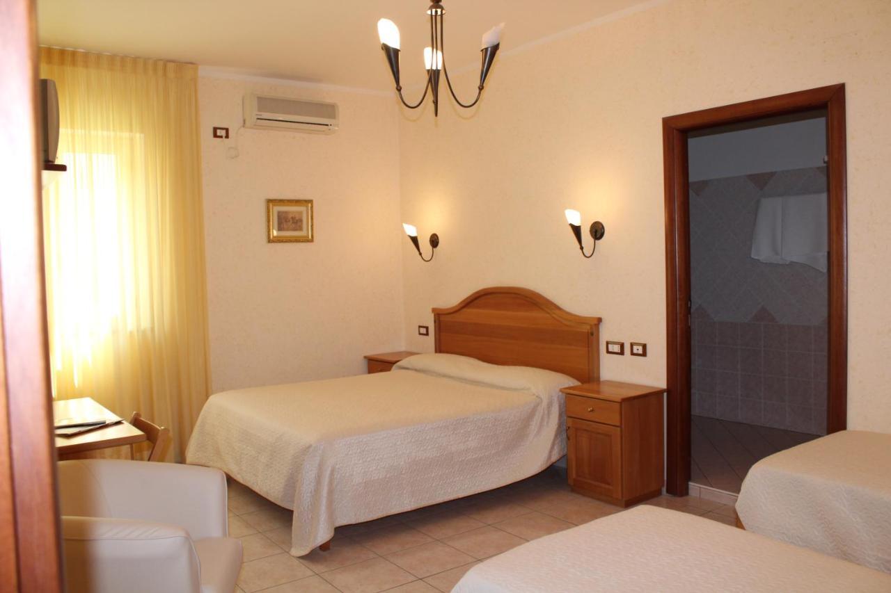 Hotel Ristorante L'Avvenire Gizzeria Buitenkant foto