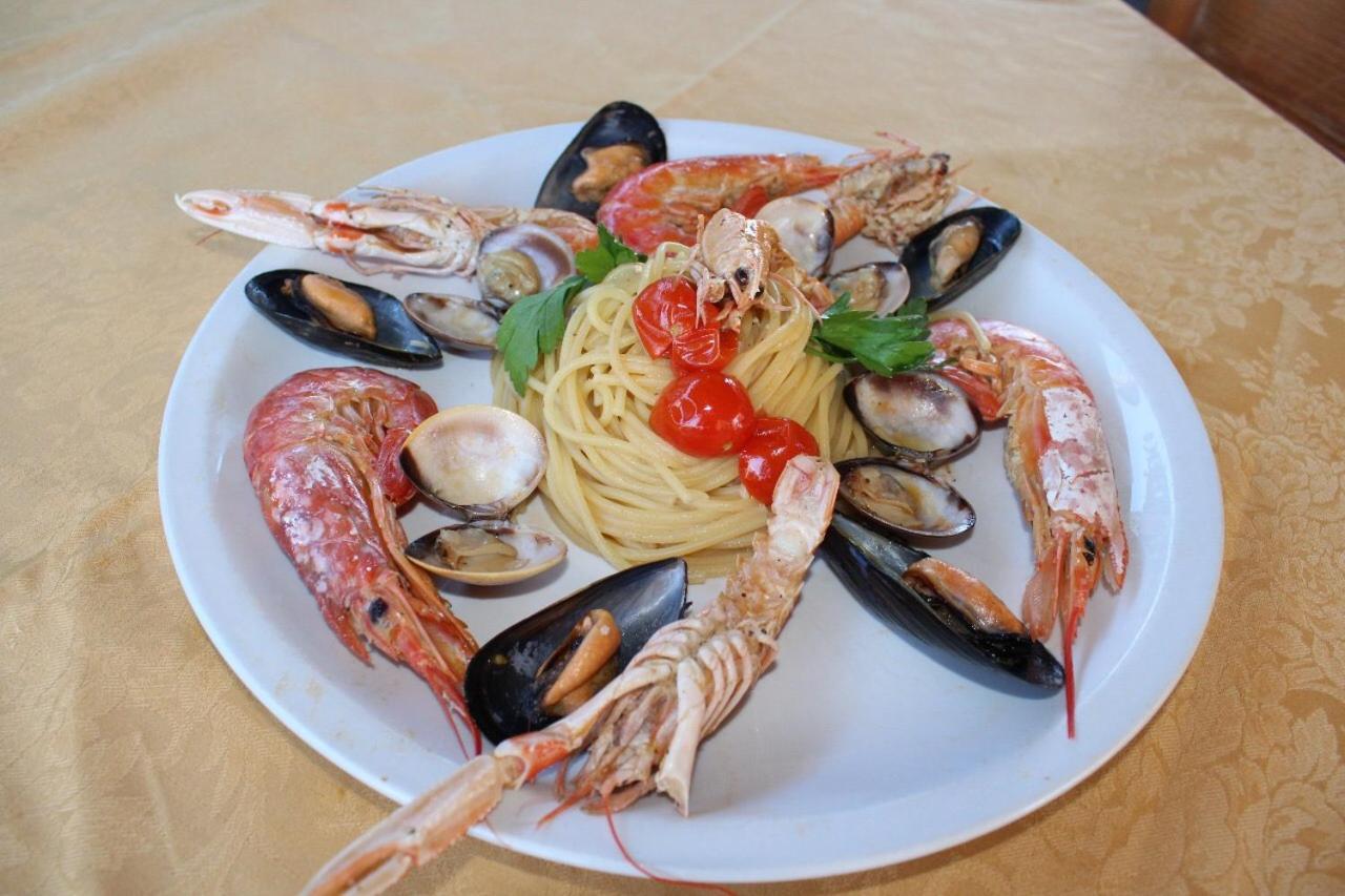 Hotel Ristorante L'Avvenire Gizzeria Buitenkant foto