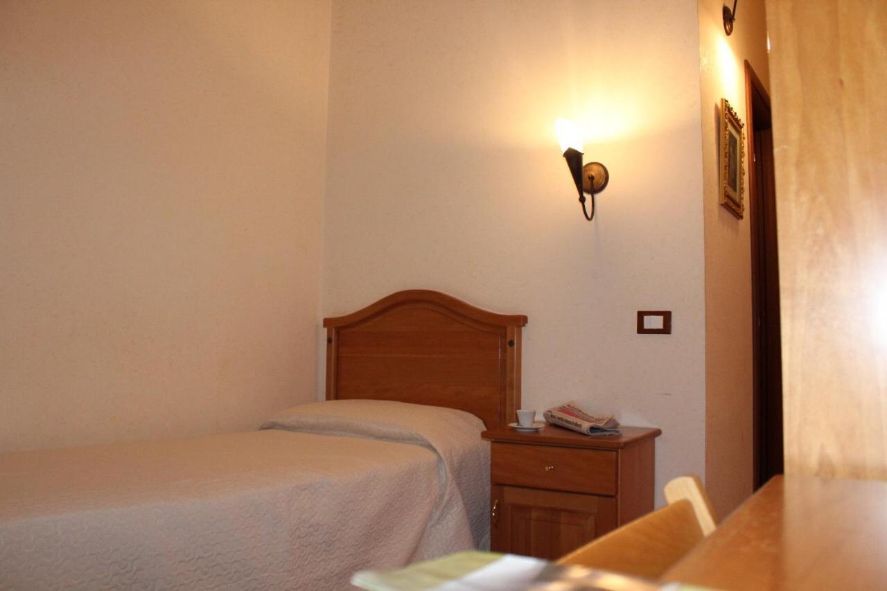 Hotel Ristorante L'Avvenire Gizzeria Buitenkant foto