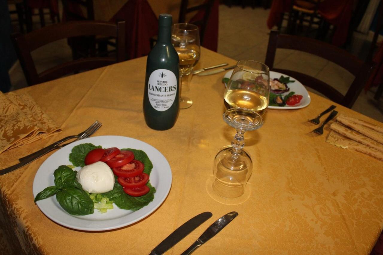 Hotel Ristorante L'Avvenire Gizzeria Buitenkant foto