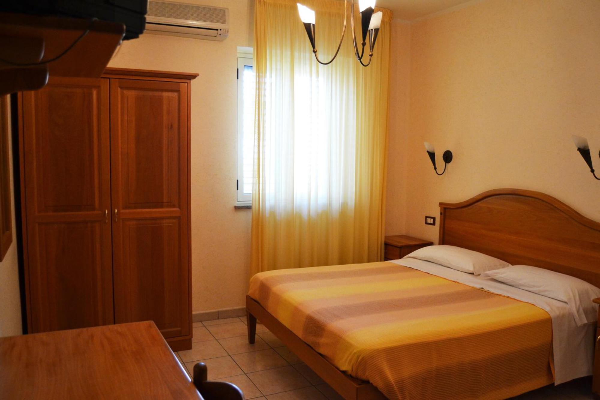 Hotel Ristorante L'Avvenire Gizzeria Kamer foto